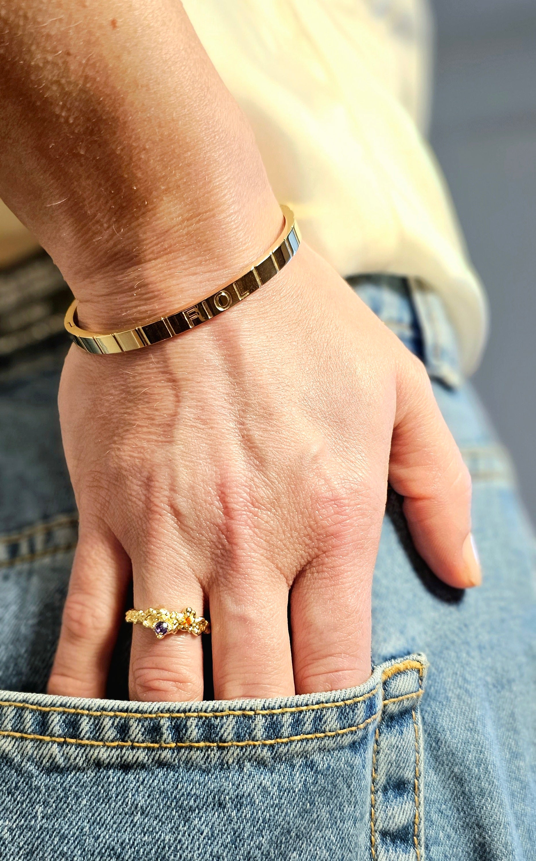 Piano gold bangle