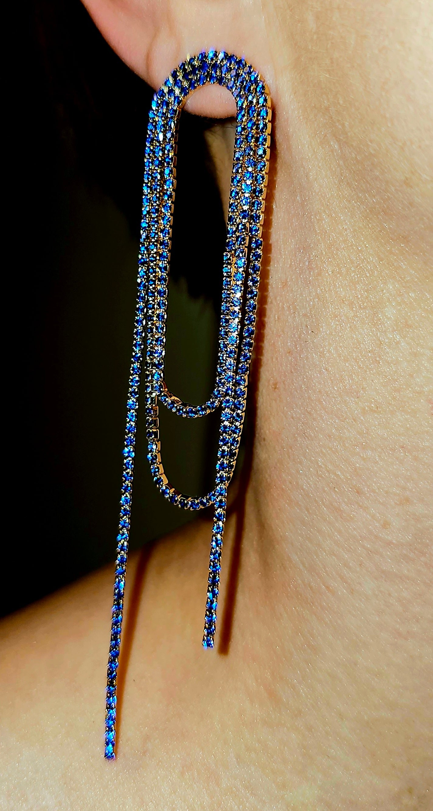 Sapphire blue gold earrings